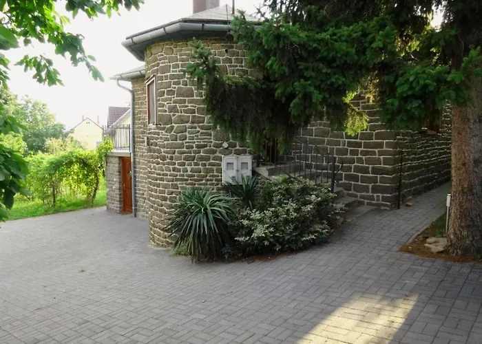 László Apartman